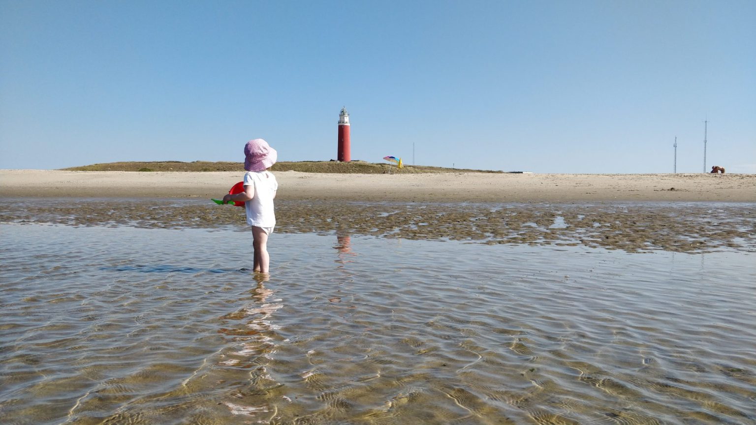 5 hacks to make travelling with your baby easier